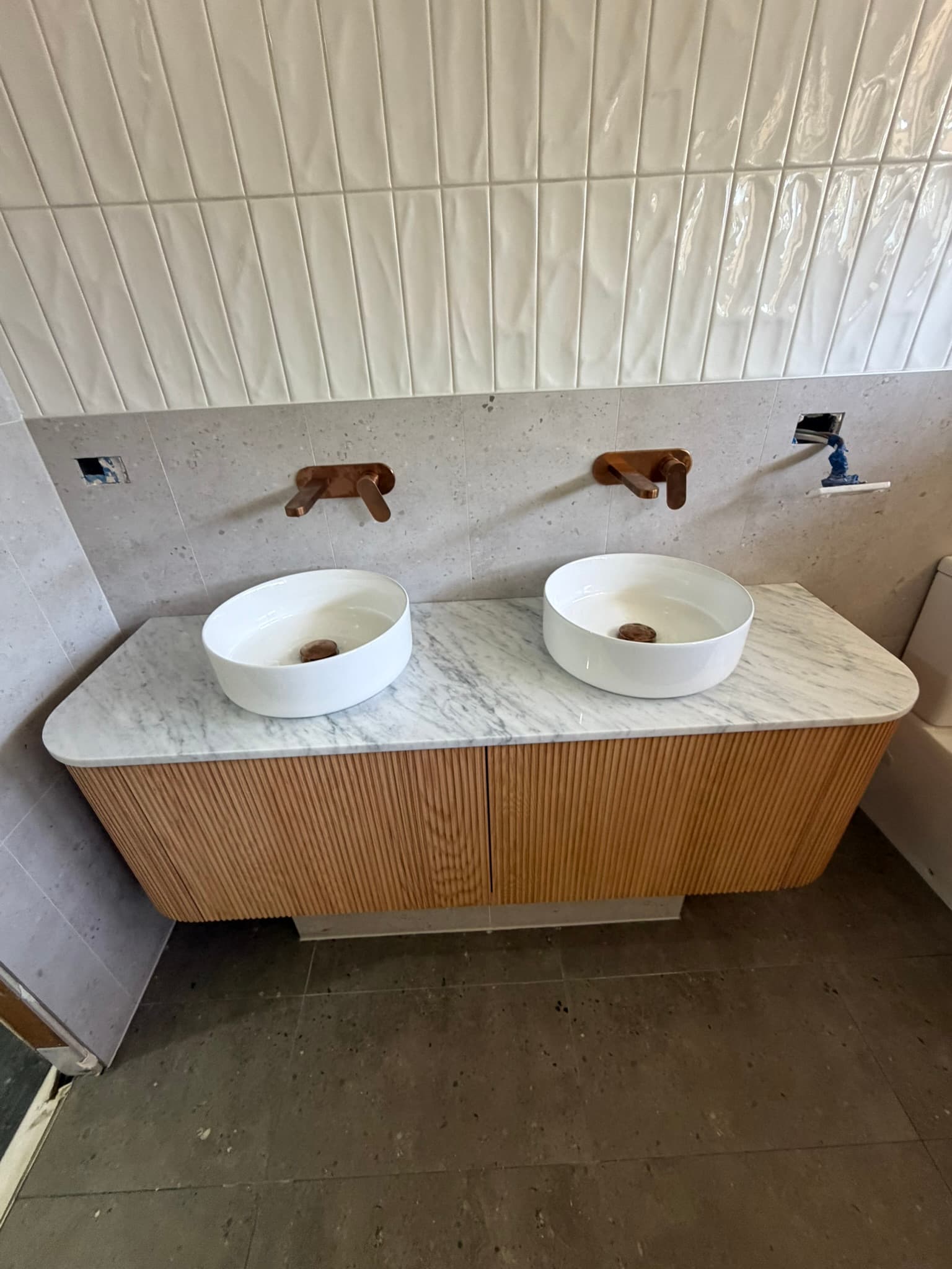 Double vanity plumbing installation